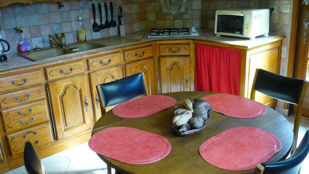 Holiday home La Martiniere - Au Cours Du Ruisseau Saint-Germain-de-Livet